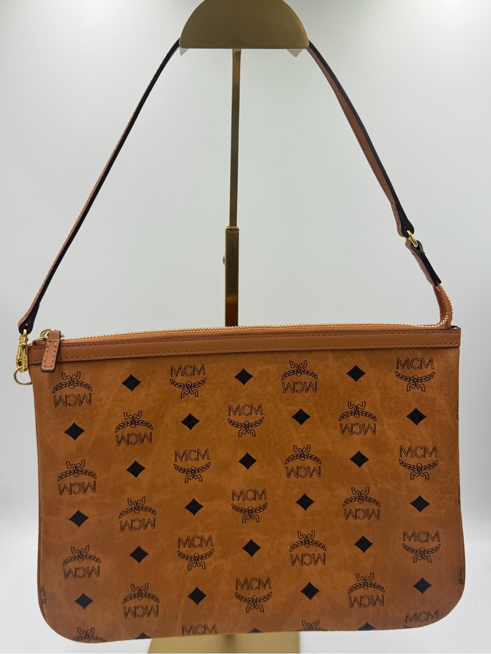 MCM Cognac Visetos Logo Zip Shoulder Bag/Pouch COA NWOT - Picture 2 of 10